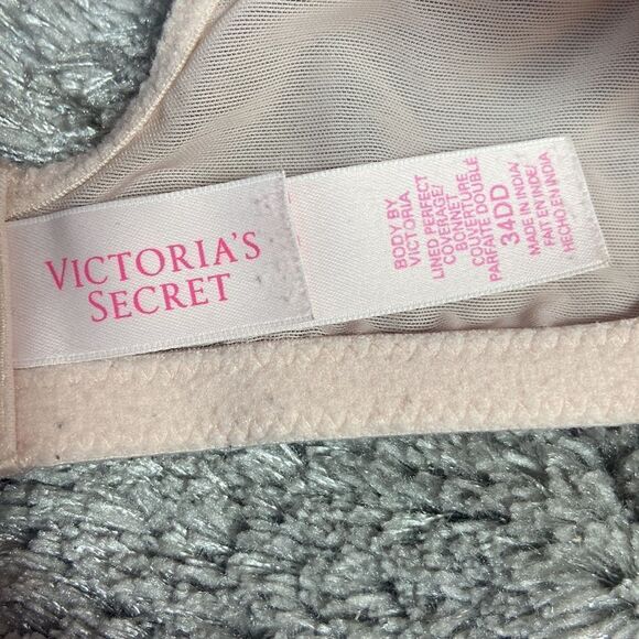 Victoria secret body by Victoria lined perfect coverage bra - Picture 3 of 5